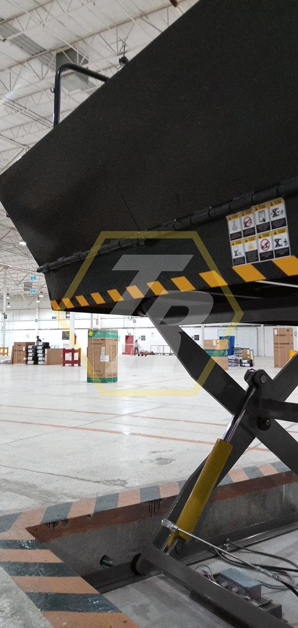 Scissor Dock Leveler